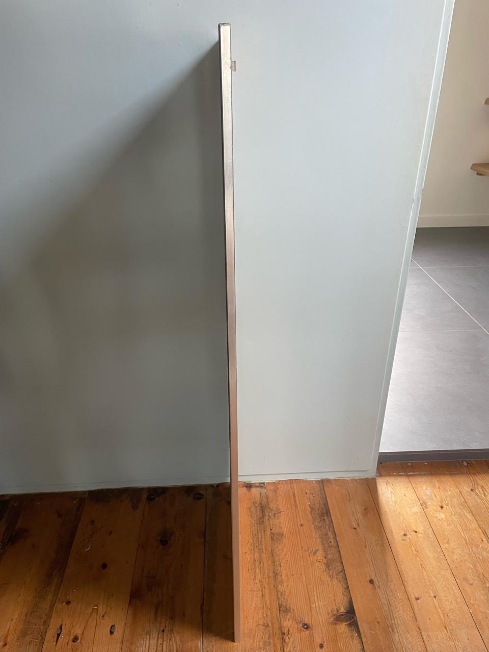 Twee oude spiegels met zilveren houten lijst