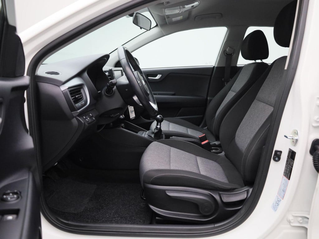 Kia Stonic 1.2 easy isg | lmv | parkeer sensoren | navigatie | camera  | bl