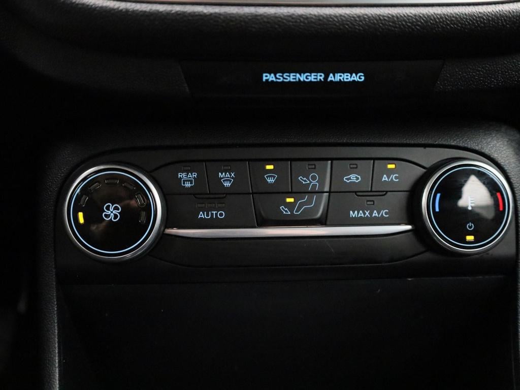 Ford Fiesta 1.0 ecoboost hybrid titanium