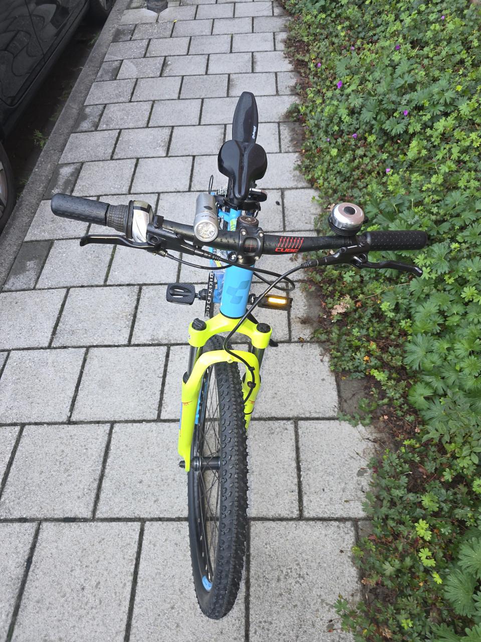 CUBE | 240 DISC | 24 INCH | FRAME 32 CM | NETTE STAAT!