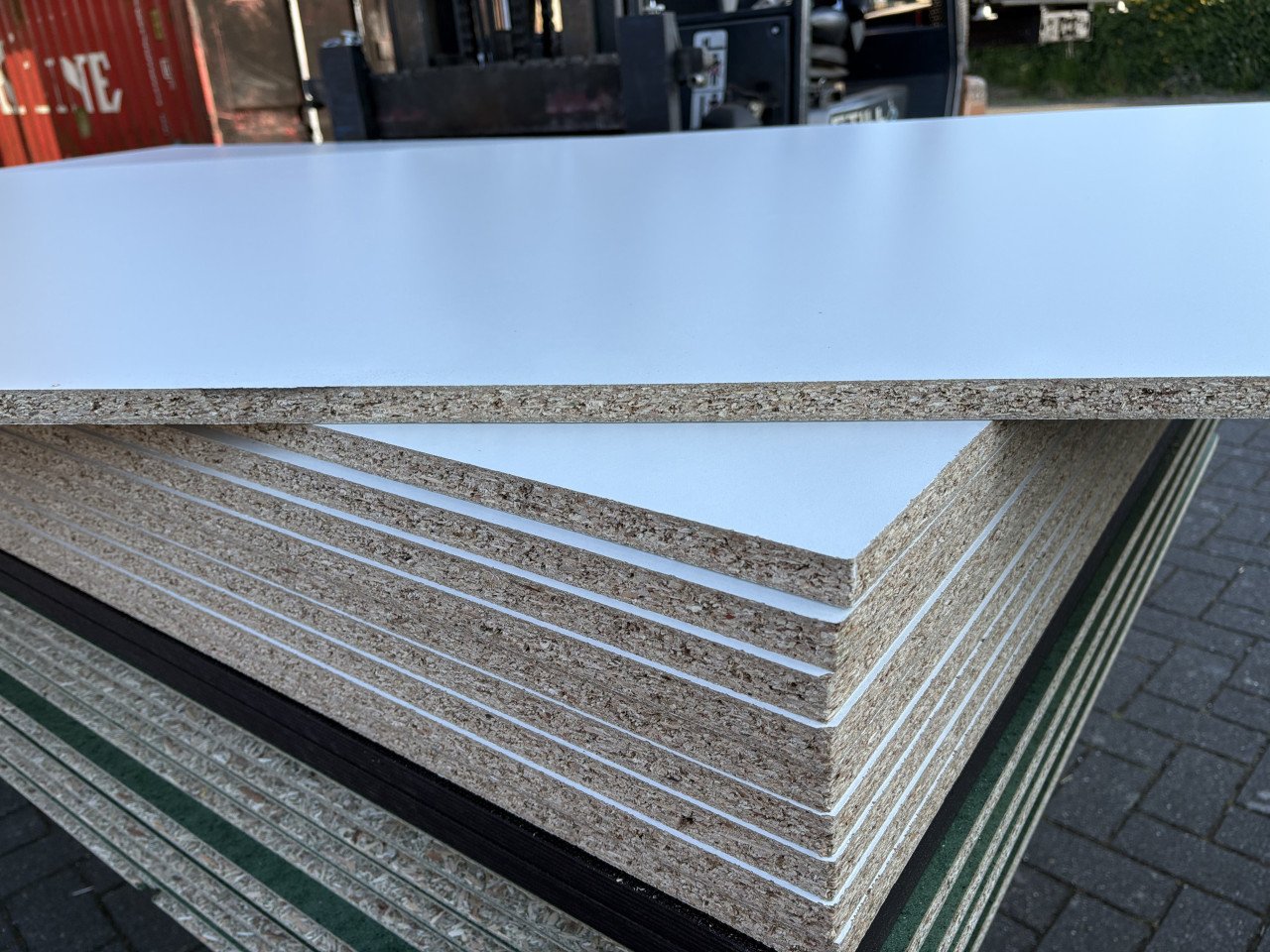 Nieuwe meubelplaten 18mm 125x250 wit gelamineerd