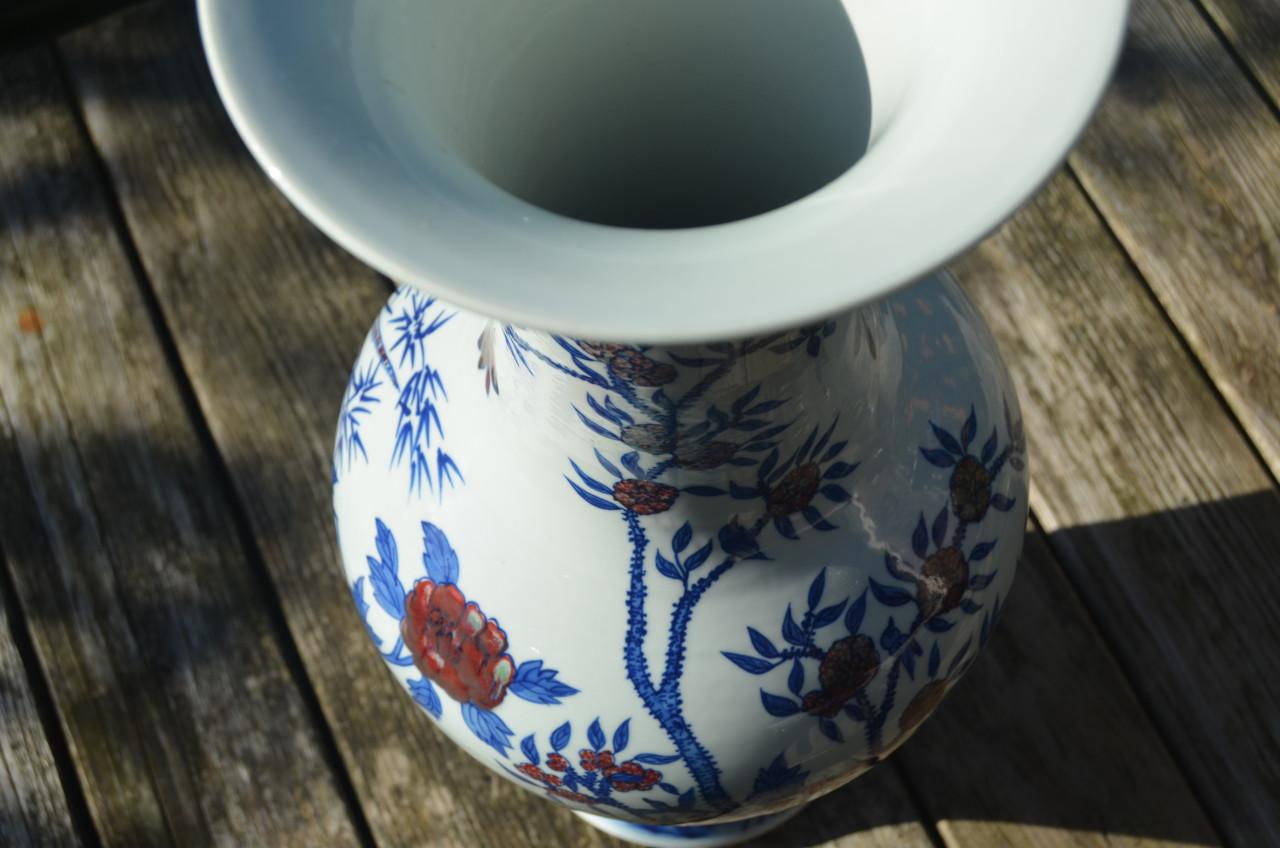 Fraaie Chinese vaas apocrief gemerkt Kangxi 大清康熙年製