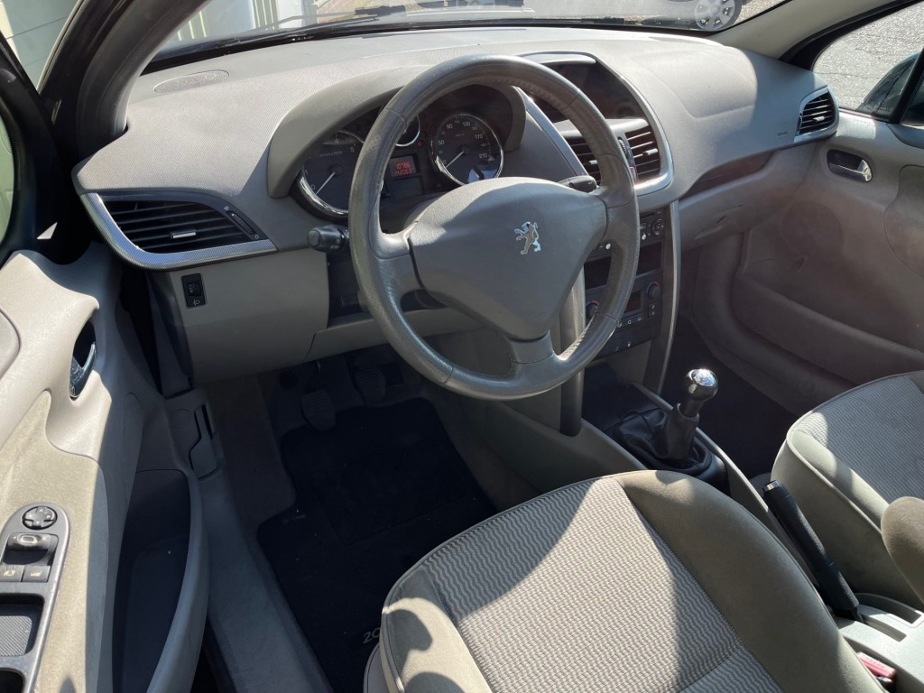 Peugeot 207 1.6 - 16v xt panodak