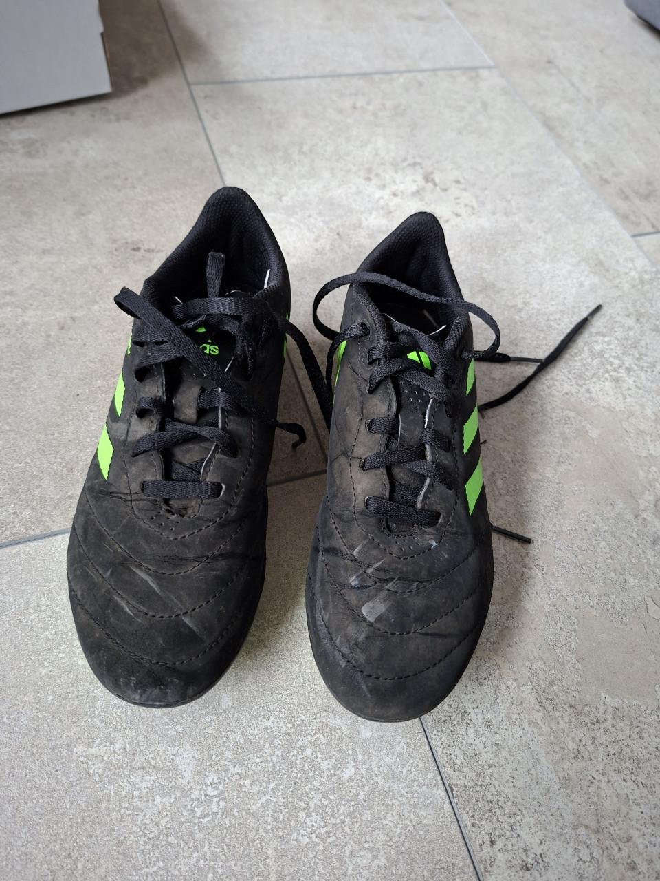 Voetbalschoenen maat 35.5