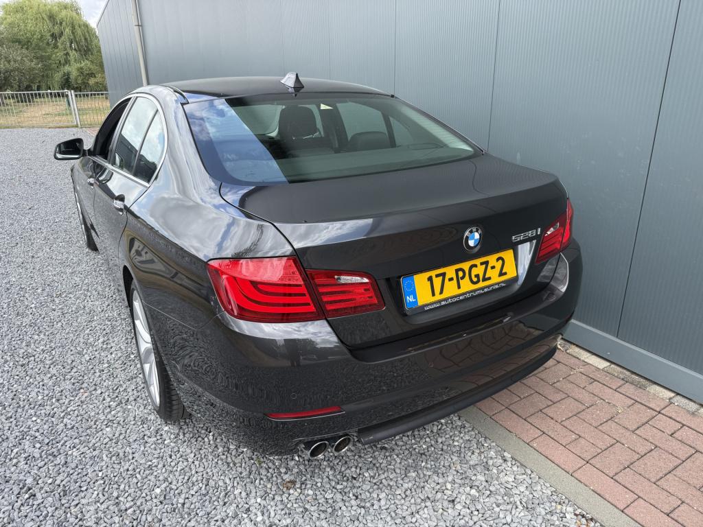 BMW 5 Serie 528i 6-cilinder executive sedan
