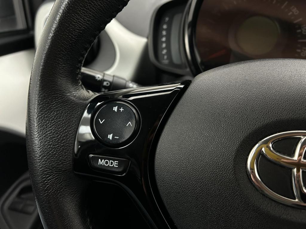 Toyota Aygo occasion 1.0 vvt-i x-play | wit | tweedehands toyota aygo | air