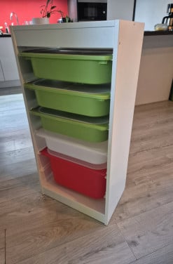 Ikea trofast kast met bakken met deksel