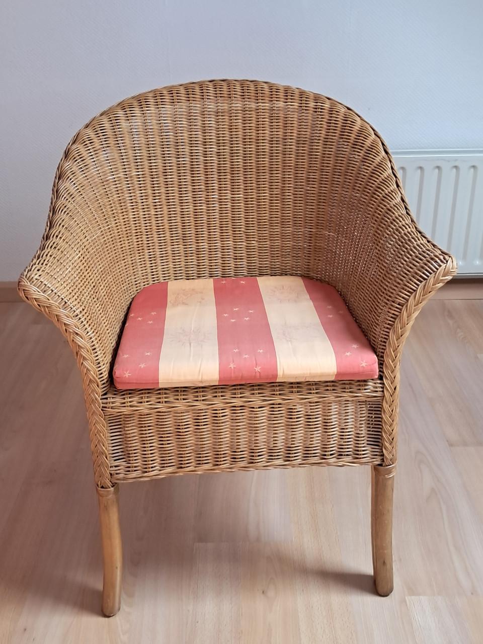 Rieten stoel en tafel setje