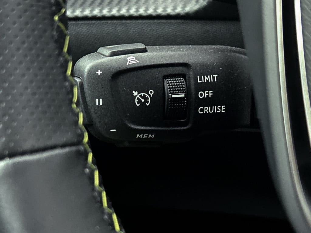 Peugeot 208 100 pk automaat gt-line stoelverwarming | navi | keyless entry