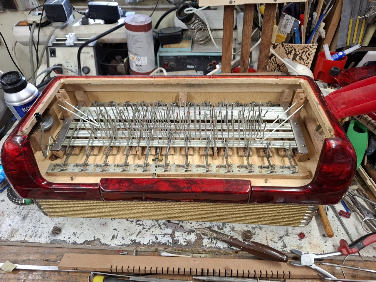 Accordeons stemmen/repareren