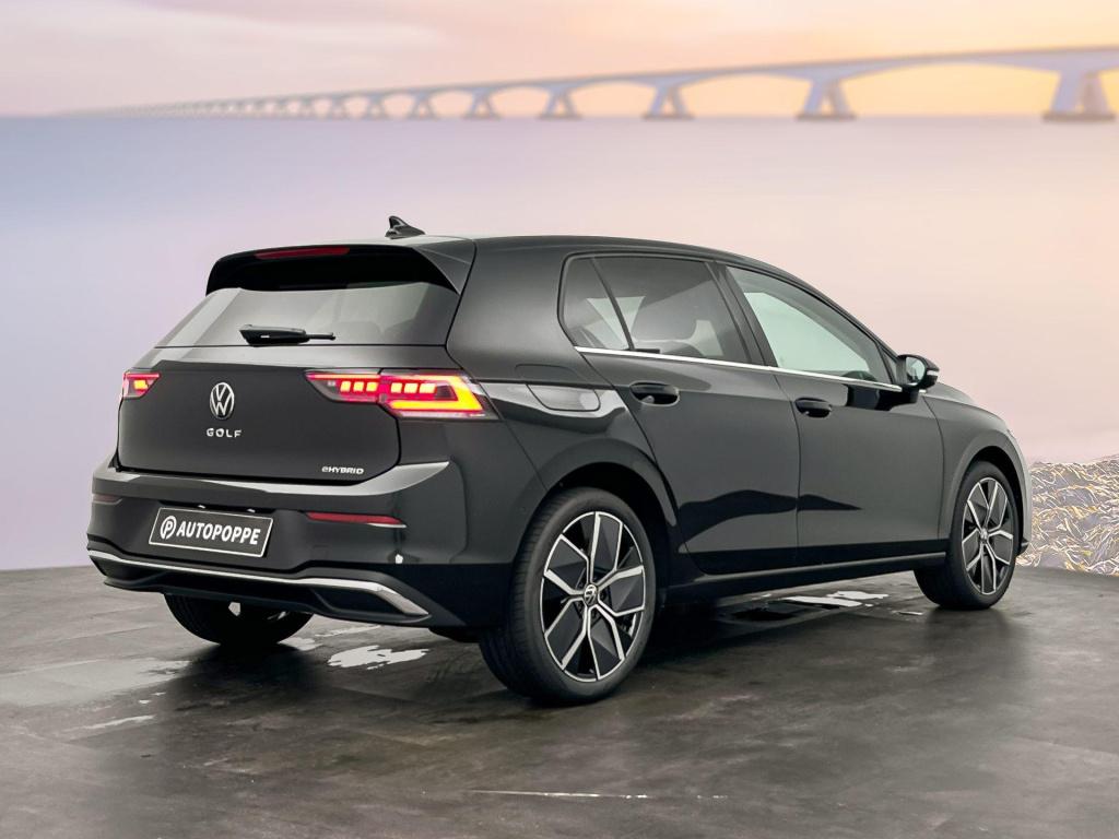 Volkswagen Golf style plug in hybride 204 pk