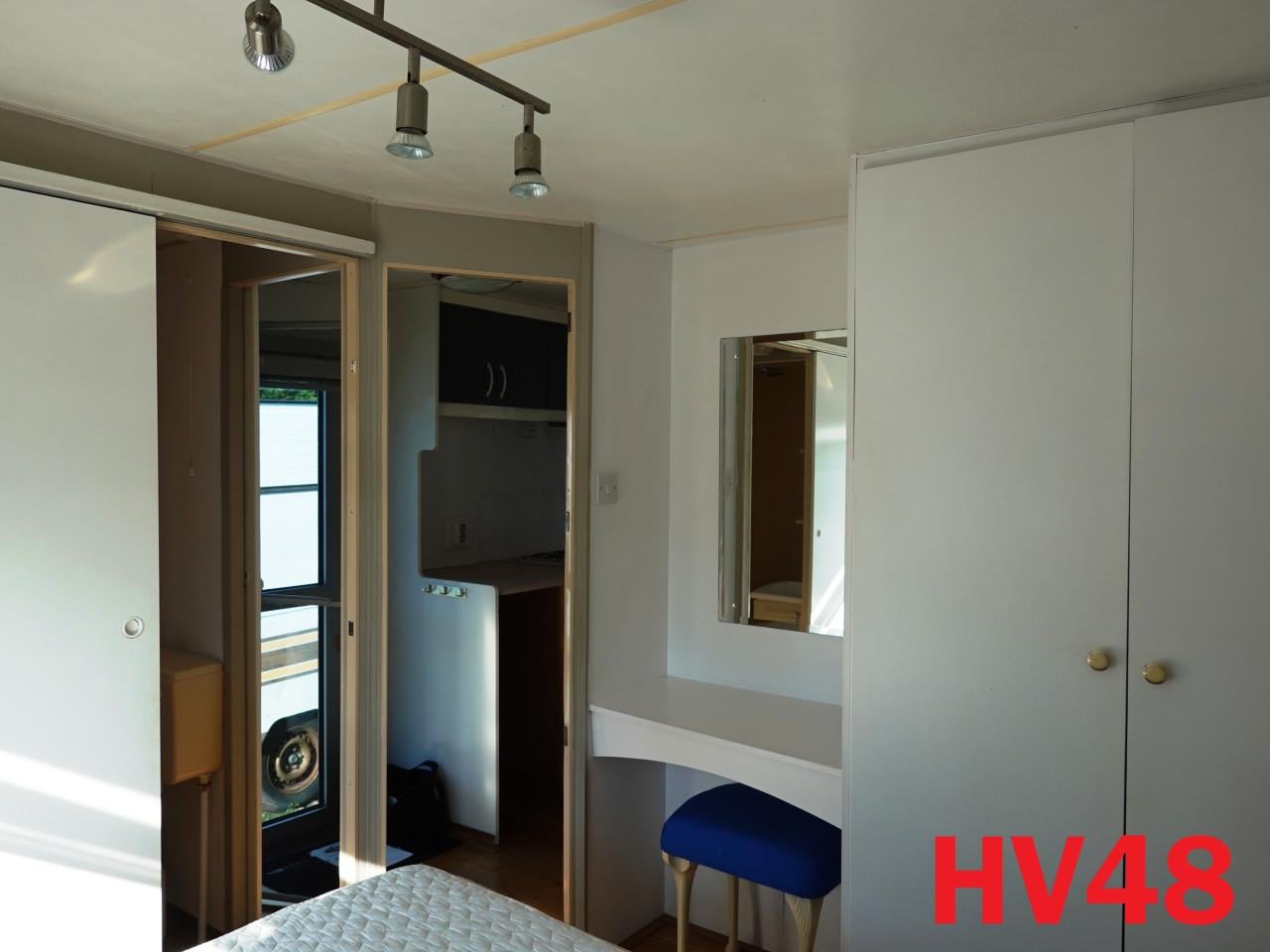Betaalbare stacaravan met dubbel glas en 2 slaapkamers te koop