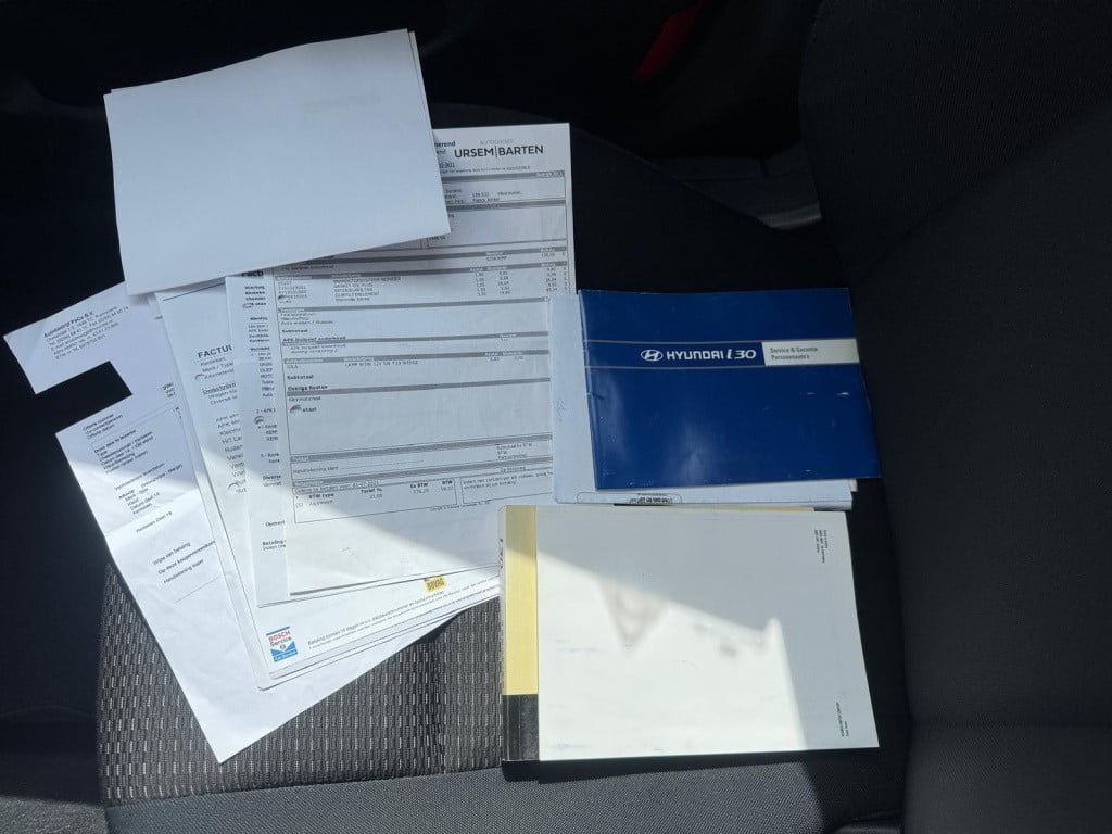 Hyundai I 30 1.6i dynamic luxe/156.000/nap/vol jaar apk/airco