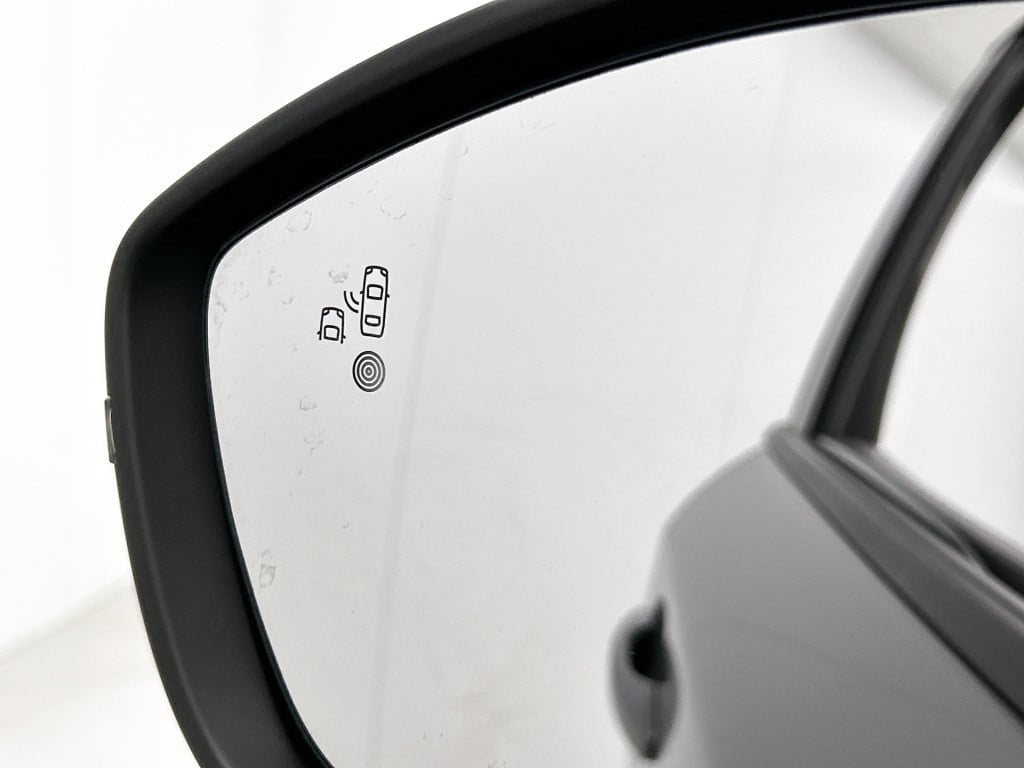 Peugeot 2008 1.2 hybrid 145 allure | rijklaar |