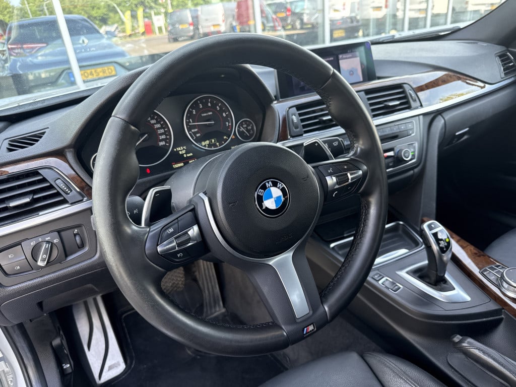 BMW 3-serie 320i high executive m sport | nl-auto | dealer ond. | m perform