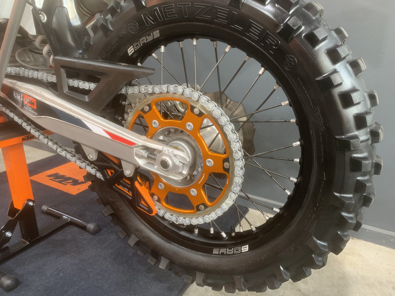 KTM 350 EXC Six-Days 2023 met slechts 51.8 uur
