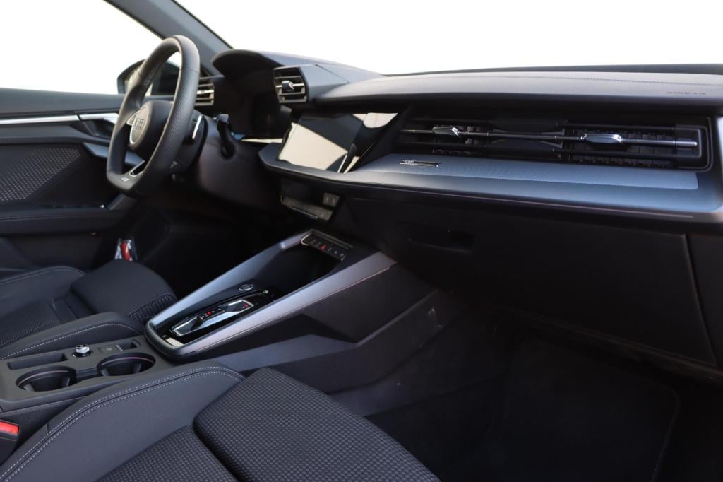 Audi A3 sportback 30 tfsi s-line edition s-tronic 115pk
