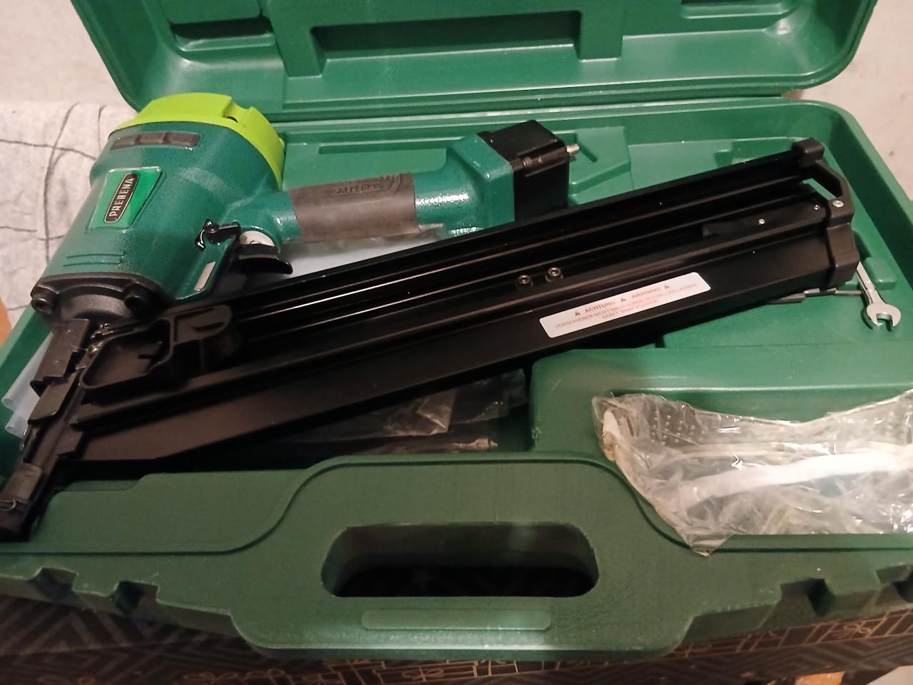 Spijkerpistool op lucht nieuw