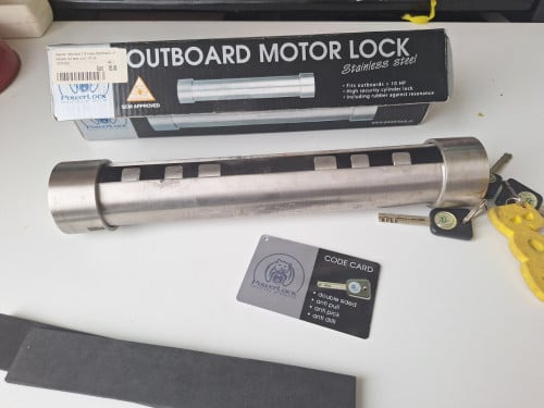 Outboard motor lock