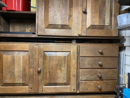 Geloogd eikenhouten wandmeubel