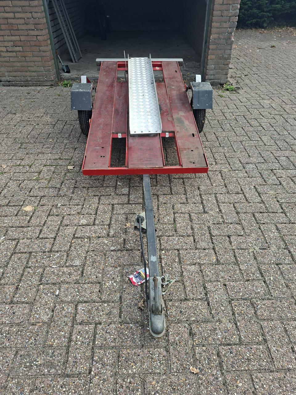 Aanhanger voor twee motoren