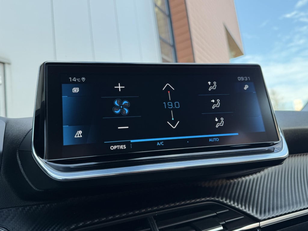 Peugeot 2008 1.2 puretech allure pack connect | trekhaak afneembaar| naviga