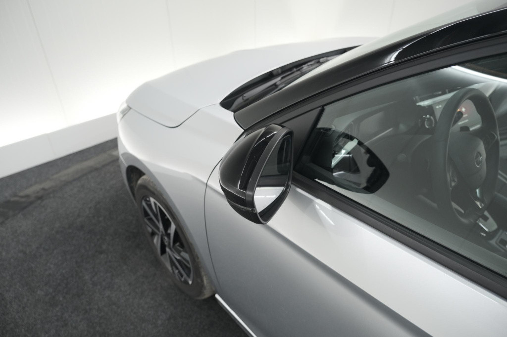 Opel Corsa 130 eat8 gs line | camera | navigatie | apple carplay | parkeers