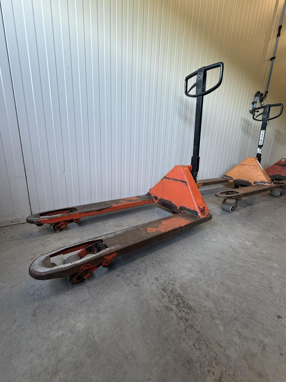 Pompwagen pallettruck BT Quicklifter 2300kg 4x