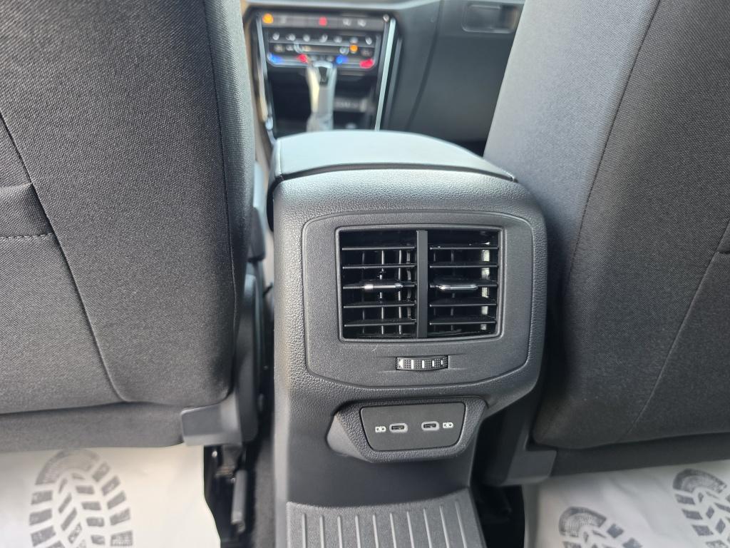 Volkswagen T-roc 1.5 tsi r-line | virtuel | clima | navi | parkassist | iq 