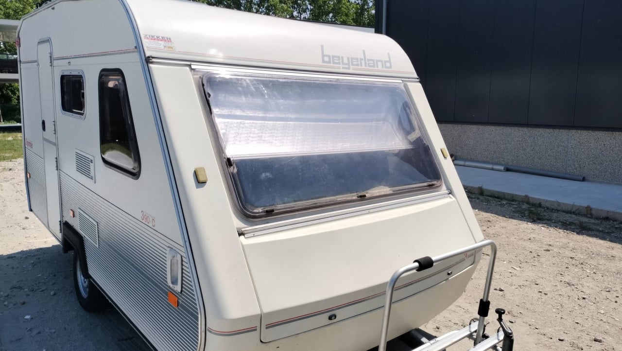 Beyerland 390 met prachtige voortent en luifel