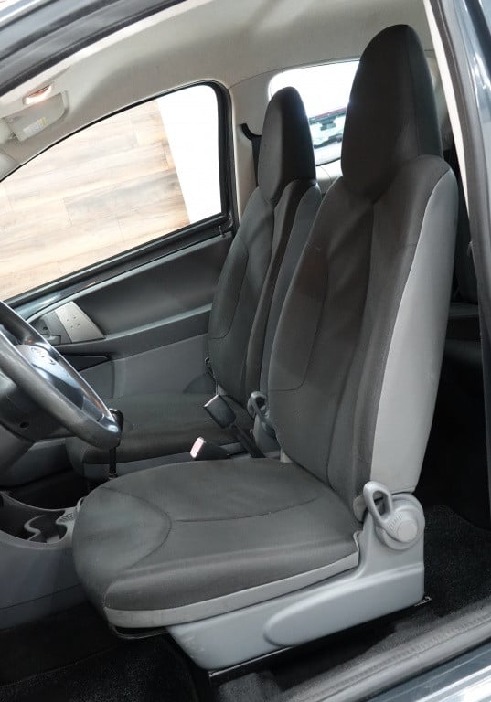 Toyota Aygo 1.0-12v | airco | bluetooth |