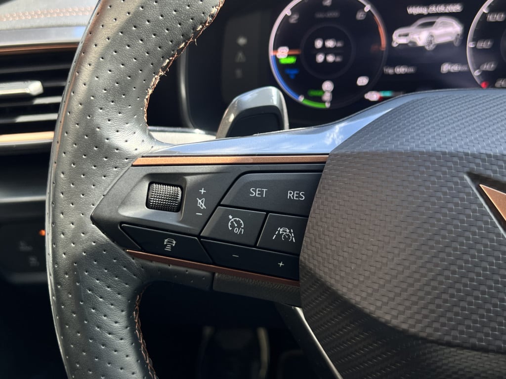 Cupra Formentor 1.4 e-hybrid vz performance | 245 pk | 360 camera's | apple