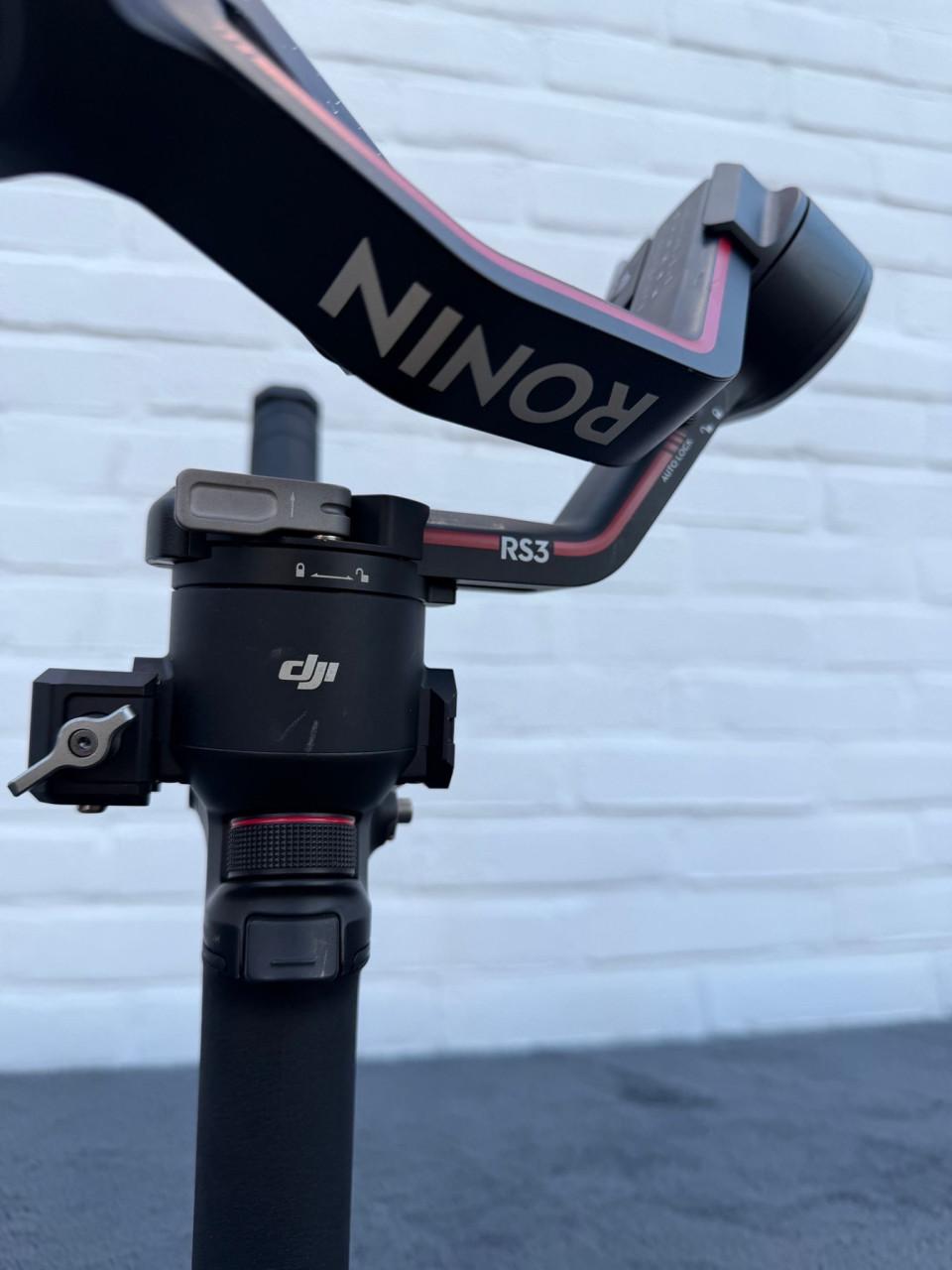 DJI- RS3 Gimbel + SmallRing Sling handgrip + Smallrig Vertical