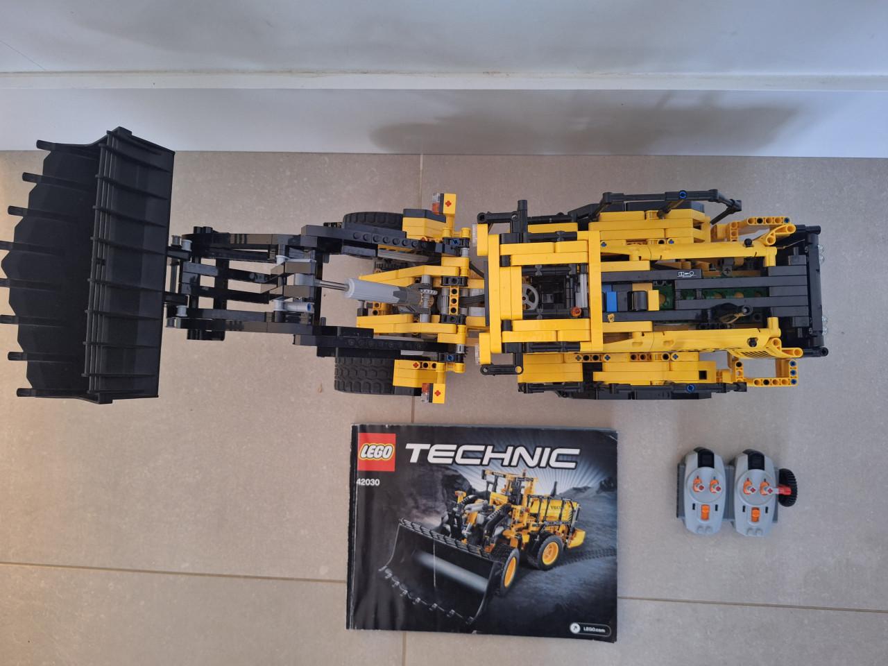 Technic lego shovel 42030 / wiellader Compleet&werkend!