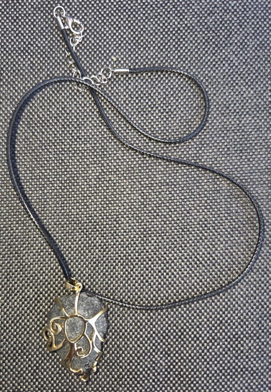 Hand gemaakte sieraad (Ketting)