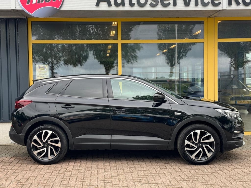Opel Grandland X 1.2 turbo bus. ex.