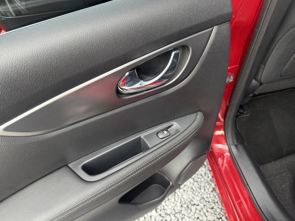 Nissan Qashqai 1.2 tekna pakket 5-drs