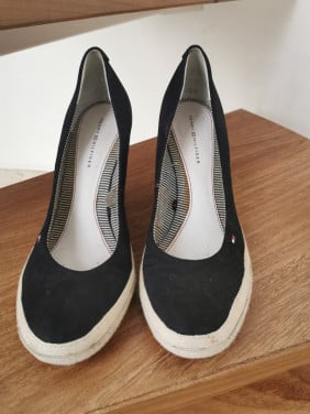 Zwarte schoenen van Tommy Hilfiger - 39