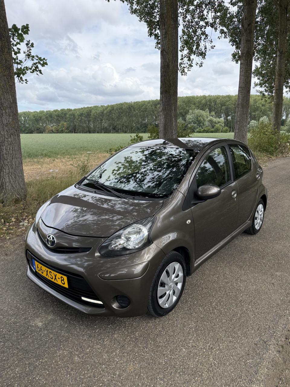 Toyota Aygo 1.0 Aspiration | 64000 km NAP | Airco | Facelift 2012
