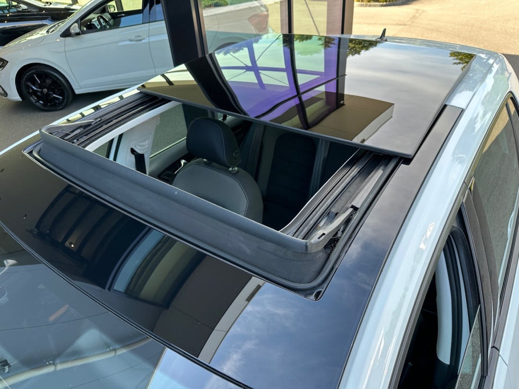 Volkswagen Golf 1.5 tsi 150pk dsg highline | panoramadak | virtual cockpit 