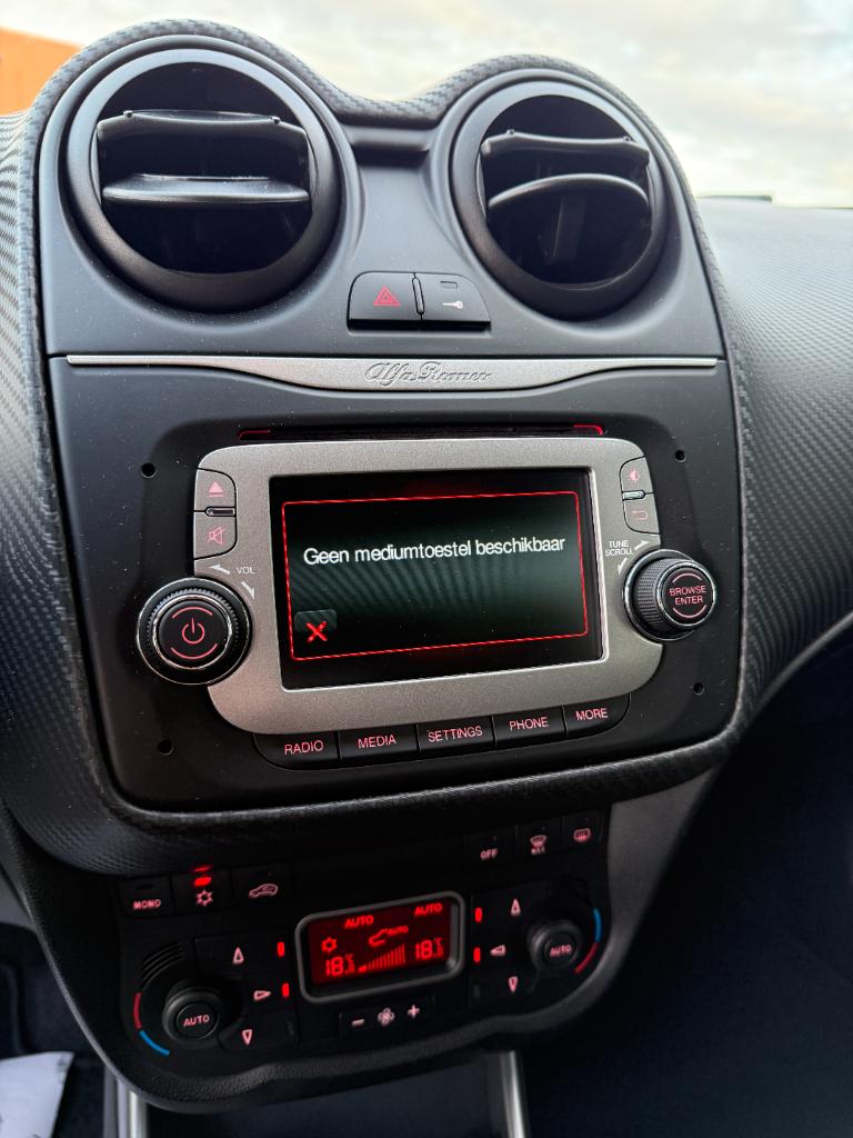 Alfa Romeo MiTo 1.4t - sbk - lage kmstand