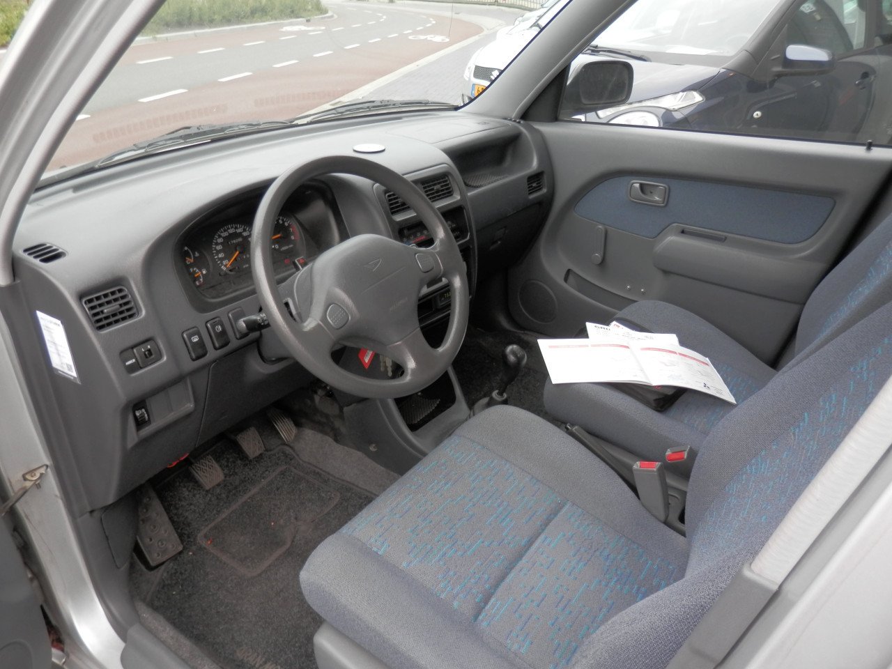 Auto Garant Biedt Aan: Daihatsu Gran Move 1.6 16v CS