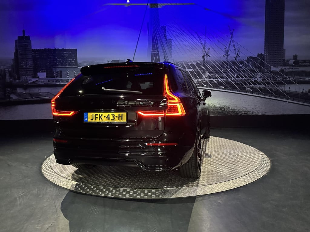 Volvo XC60 2.0 t8 plug-in hybrid awd plus black edition *luchtvering*hud*b&