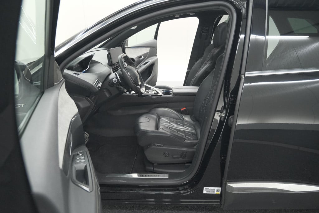 Peugeot 3008 1.6 puretech 180 gt | panoramadak | adaptieve cruise control |