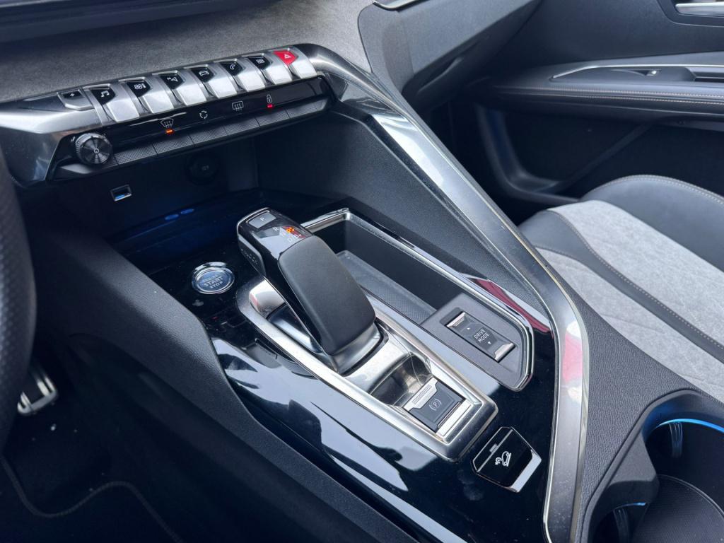 Peugeot 3008 1.6 hybrid4 300 gt