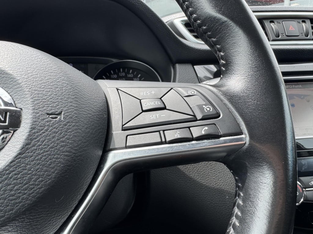 Nissan Qashqai 1.3 dig-t n-connecta design pack | panoramadak | apple carpl