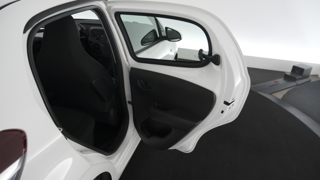 Peugeot 108 1.0 e-vti active | airco | allseasonbanden | elektrische ramen 