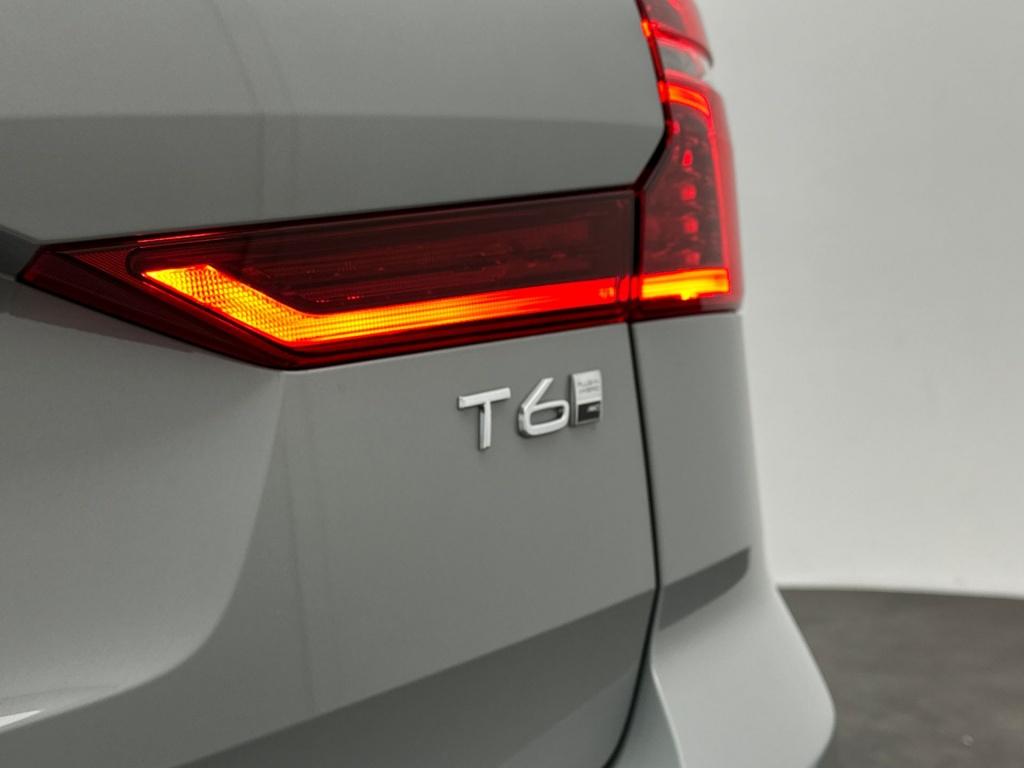 Volvo XC60 t6 awd gt ultra dark