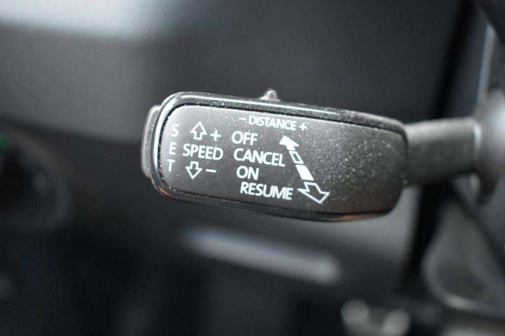 Skoda Karoq 1.5 tsi act sportline | trekhaak | canton | adaptieve cruise co