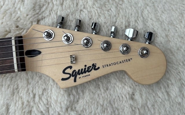 ZGAN is deze Stratocaster van Squier.